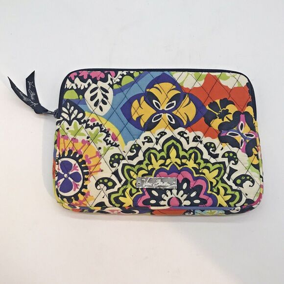 Vera Bradley Rio Quilted Tablet Sleeve 9 x 6.5 inches I Pad Ereader Zip Around - Picture 2 of 8